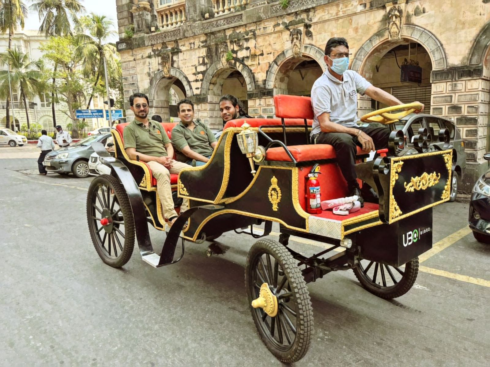 tour bus in mumbai